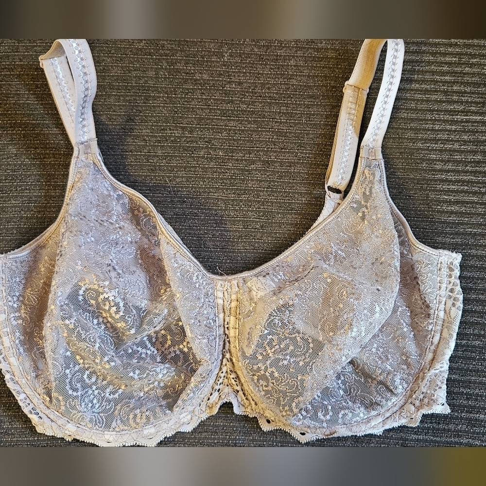 Elegant Lace Underwire Bra - Cream